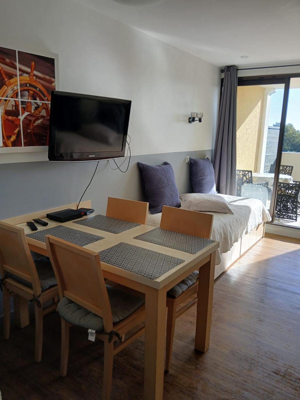 Appartement Grimaud Bord De Mer Exterior foto